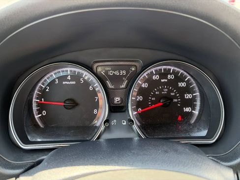 Used 2019 Nissan Versa SV FWD image 38