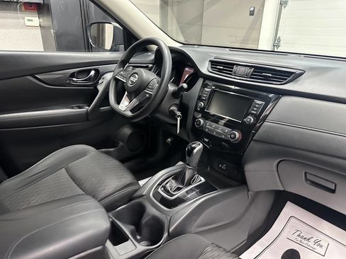 Used 2018 Nissan Rogue S image 27