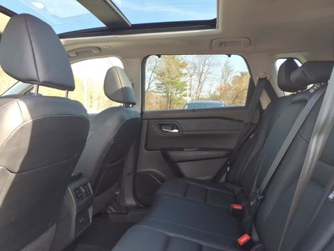 Used 2023 Nissan Rogue SV w/ SV Premium B Package image 19