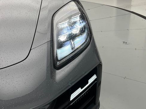 Used 2025 Porsche Panamera 4 image 45