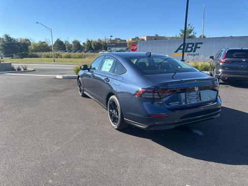 New 2025 Honda Accord SE image 4