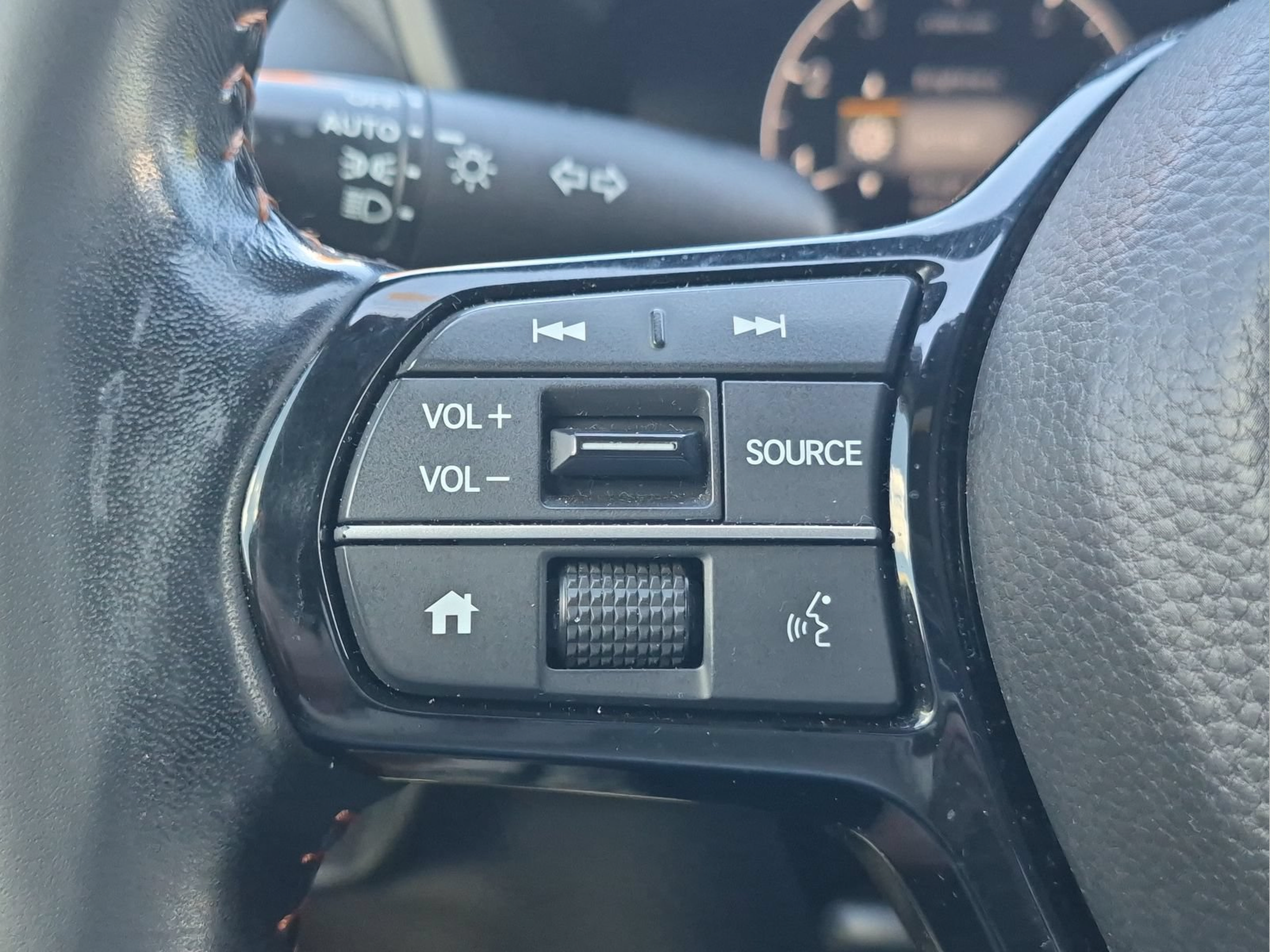 Certified 2025 Honda HR-V Sport image 13