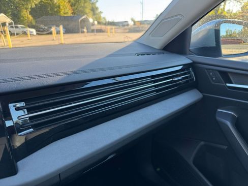 Used 2025 Volkswagen Jetta SE image 30