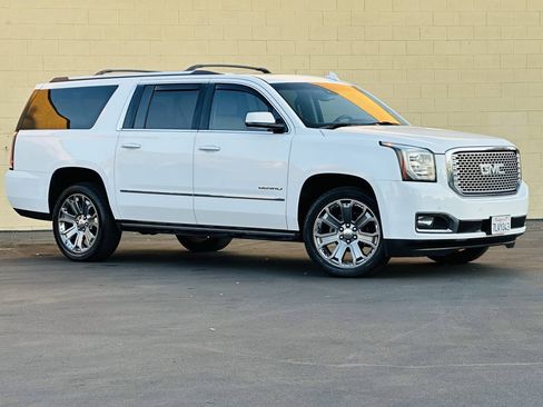 Used 2015 GMC Yukon XL Denali w/ Premium Package AWD/4WD image 2