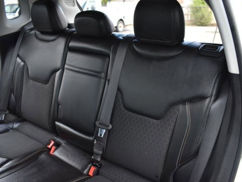 Used 2018 Jeep Compass Latitude w/ Popular Equipment Group AWD/4WD image 24
