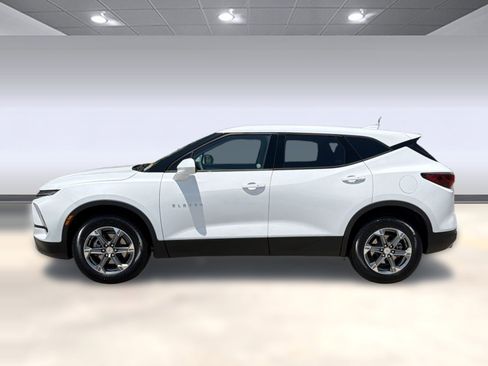 Certified 2025 Chevrolet Blazer LT FWD image 2