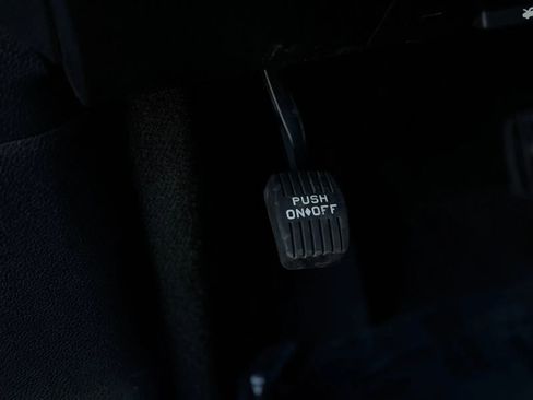 Used 2018 Ford Explorer XLT w/ Equipment Group 202A image 28