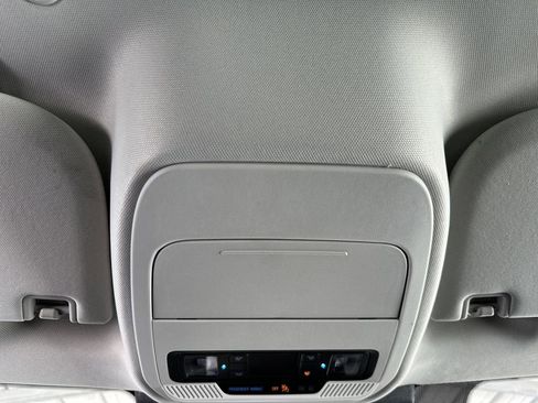 Used 2025 Ford Expedition Active RWD image 24