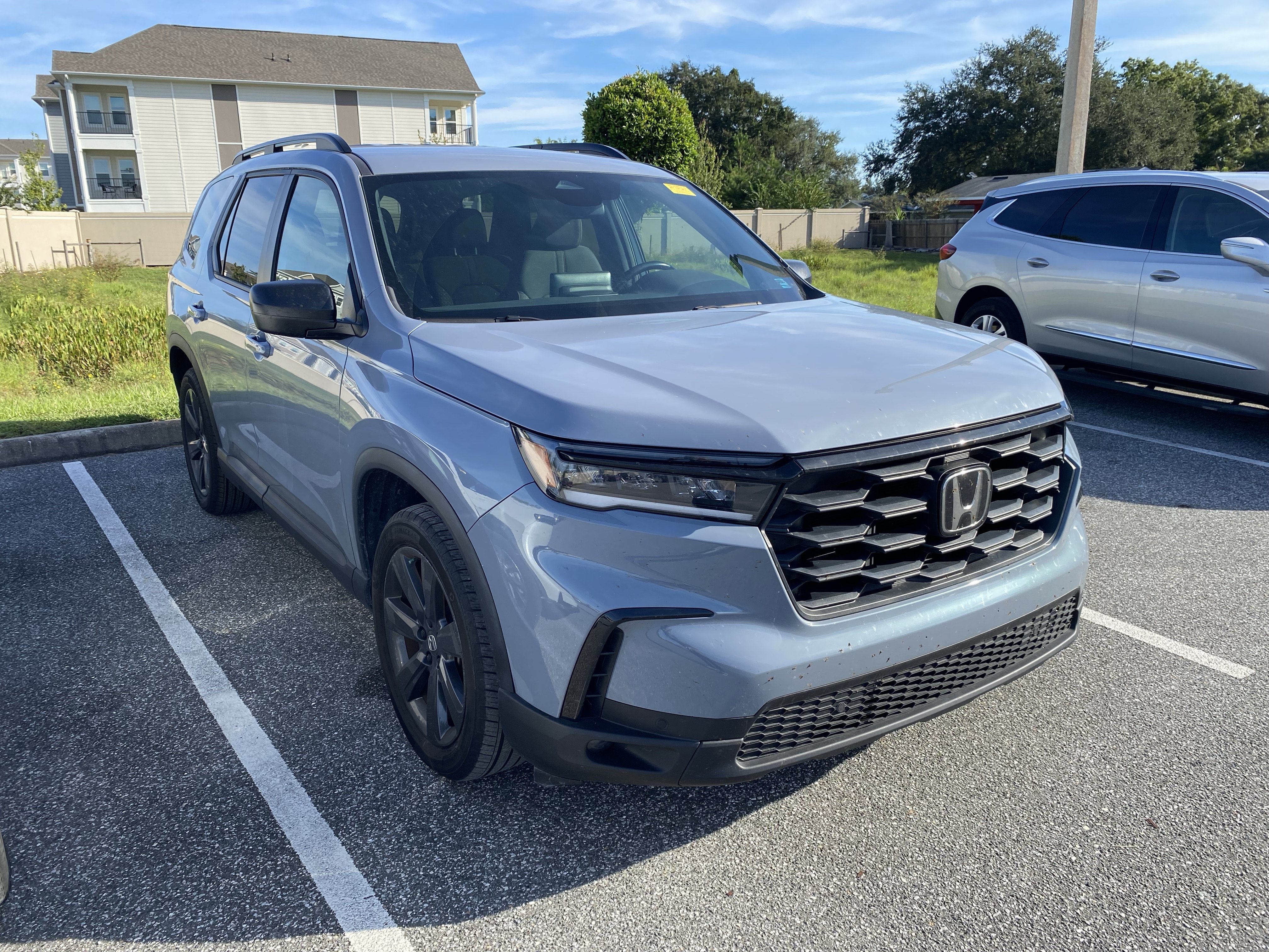 Used 2025 Honda Pilot Sport image 5