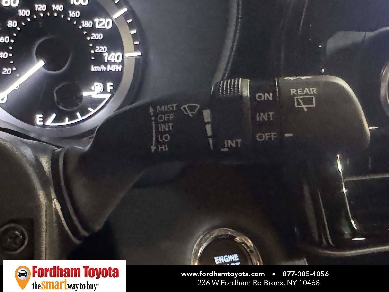 Used 2023 Toyota Highlander LE AWD/4WD image 23