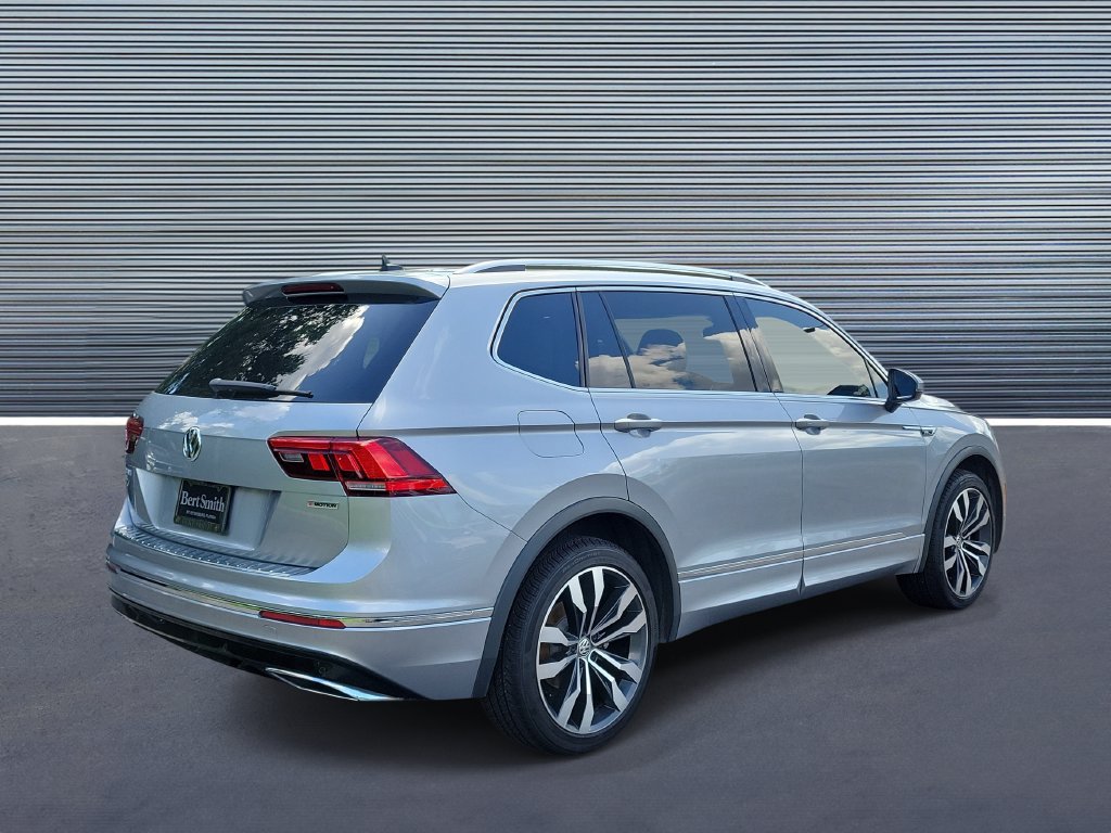 Used 2020 Volkswagen Tiguan SEL Premium R-Line w/ 3rd Row Seat Package AWD/4WD image 3