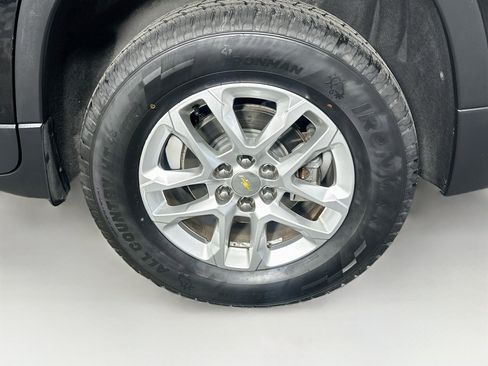 Used 2019 Chevrolet Traverse LT FWD image 11