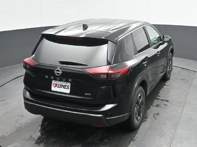 Used 2025 Nissan Rogue SV AWD/4WD image 31