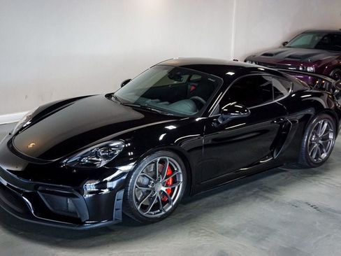Used 2020 Porsche 718 Cayman GT4 RWD image 65