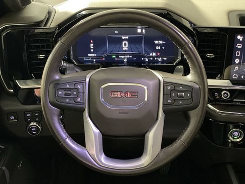 Used 2022 GMC Sierra 1500 SLT w/ SLT Convenience Package AWD/4WD image 16