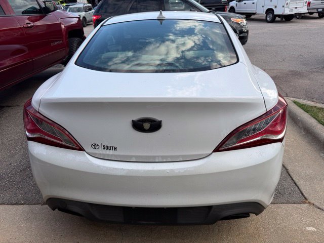 Used 2016 Hyundai Genesis 3.8 RWD image 6