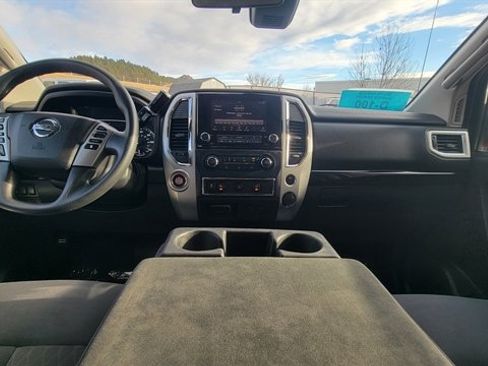 Used 2021 Nissan Titan SV w/ Accessory Utility Package image 17