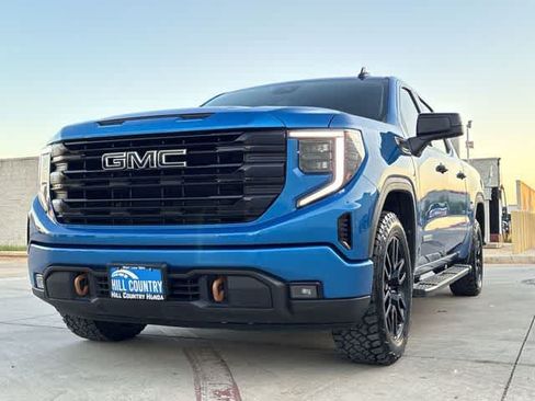 Used 2022 GMC Sierra 1500 Elevation w/ LPO, Elevation Black Package RWD image 11