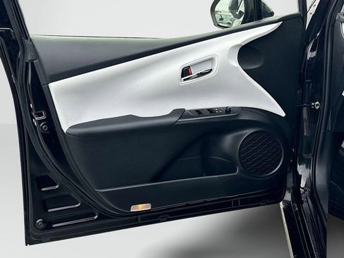 Used 2022 Toyota Prius XLE w/ Advanced Technology Package image 13