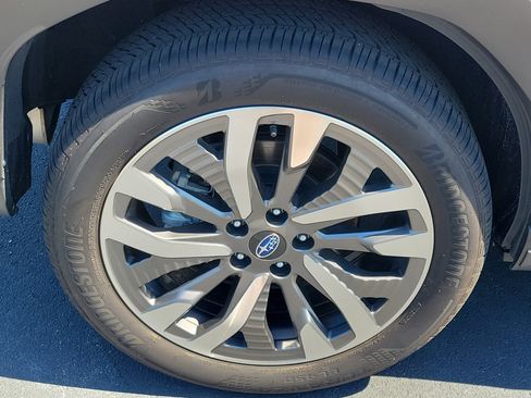 Certified 2025 Subaru Forester Touring AWD/4WD image 10