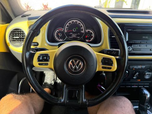 Used 2014 Volkswagen Beetle 1.8T FWD image 30