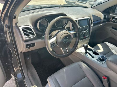 Used 2011 Jeep Grand Cherokee Laredo AWD/4WD image 10