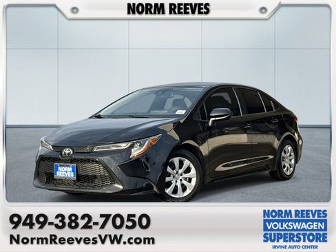 Used 2022 Toyota Corolla LE image 1