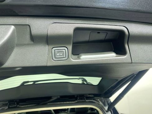 Used 2023 GMC Acadia Denali image 33