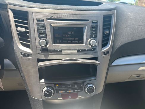 Used 2014 Subaru Outback 2.5i Premium w/ Accessory Value Package (OYT) AWD/4WD image 13