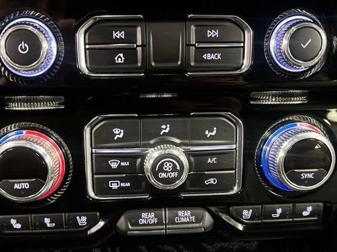 Used 2022 GMC Yukon XL Denali AWD/4WD image 40