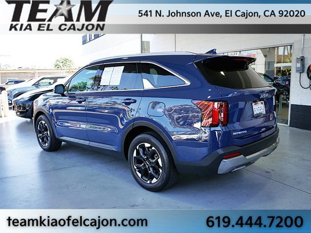 Certified 2025 Kia Sorento S FWD image 7