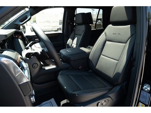 New 2026 GMC Yukon Denali w/ Denali Reserve Package image 12