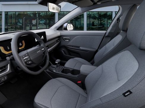 New 2026 Kia K4 FWD image 17