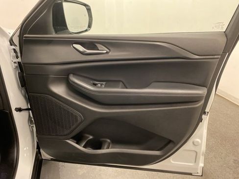 Used 2023 Jeep Grand Cherokee L Altitude image 30