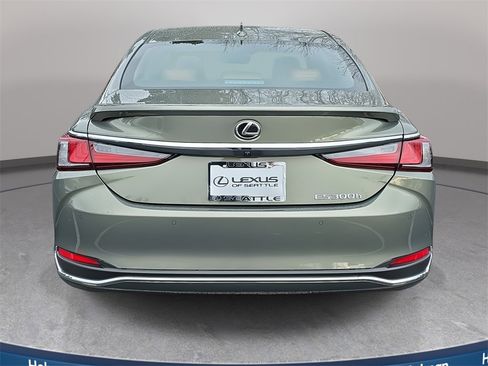 New 2025 Lexus ES 300h w/ Luxury Package image 6