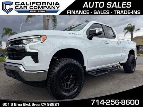 Used 2023 Chevrolet Silverado 1500 LT w/ Safety Package AWD/4WD image 1