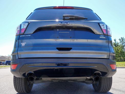 Used 2018 Ford Escape SE w/ SE Sport Appearance Package FWD image 33