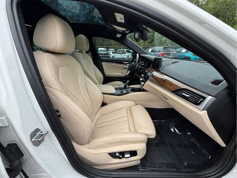 Used 2017 BMW 540i RWD image 46