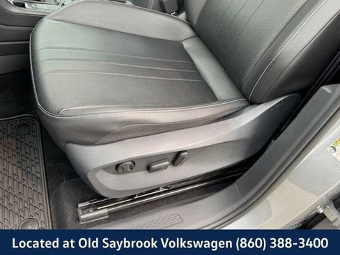 Used 2022 Volkswagen Tiguan SE AWD/4WD image 26