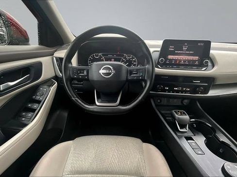 Used 2025 Nissan Rogue SV AWD/4WD image 8