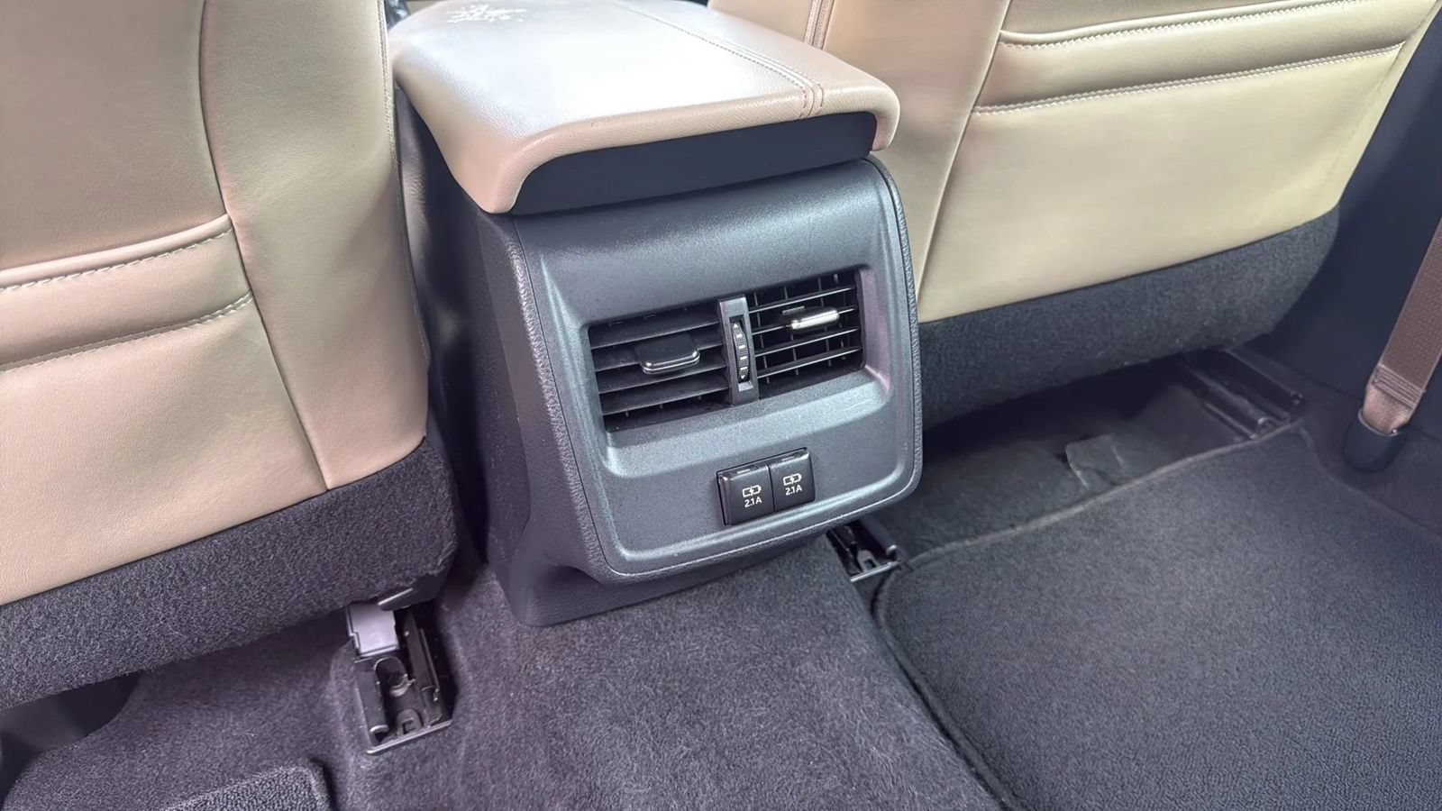 Used 2019 Toyota Avalon XLE w/ Moonroof Package FWD image 15