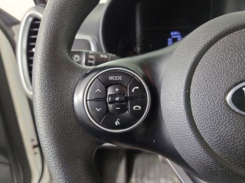 Certified 2021 Kia Soul S image 21