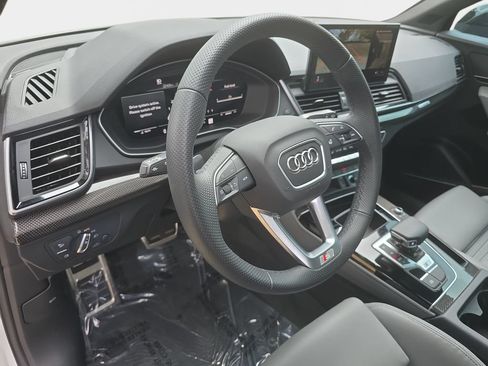Certified 2025 Audi SQ5 Premium Plus w/ Premium Plus Package AWD/4WD image 23