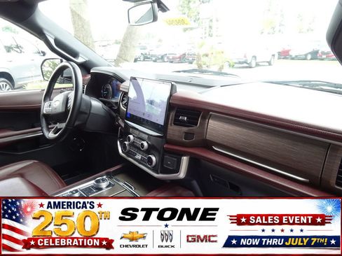 Used 2022 Ford Expedition Limited AWD/4WD image 14