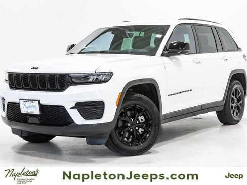 Used 2024 Jeep Grand Cherokee Altitude AWD/4WD image 1