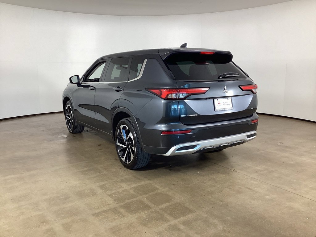 Used 2024 Mitsubishi Outlander SE Black Edition FWD image 7