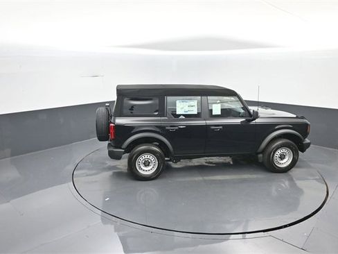 New 2025 Ford Bronco Base image 31