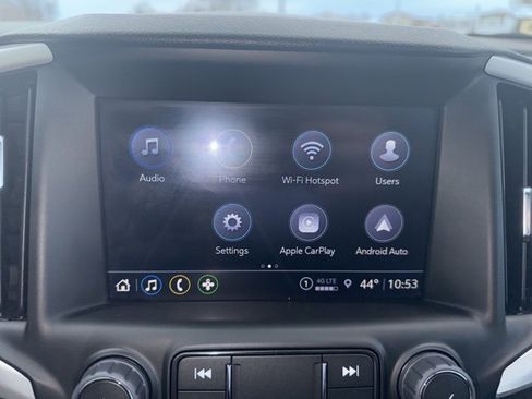 Used 2024 GMC Terrain SLT image 40