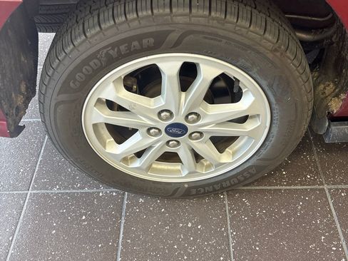 Used 2019 Ford Transit Connect XLT FWD image 14
