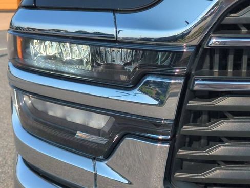 Used 2025 RAM 2500 Big Horn AWD/4WD image 10